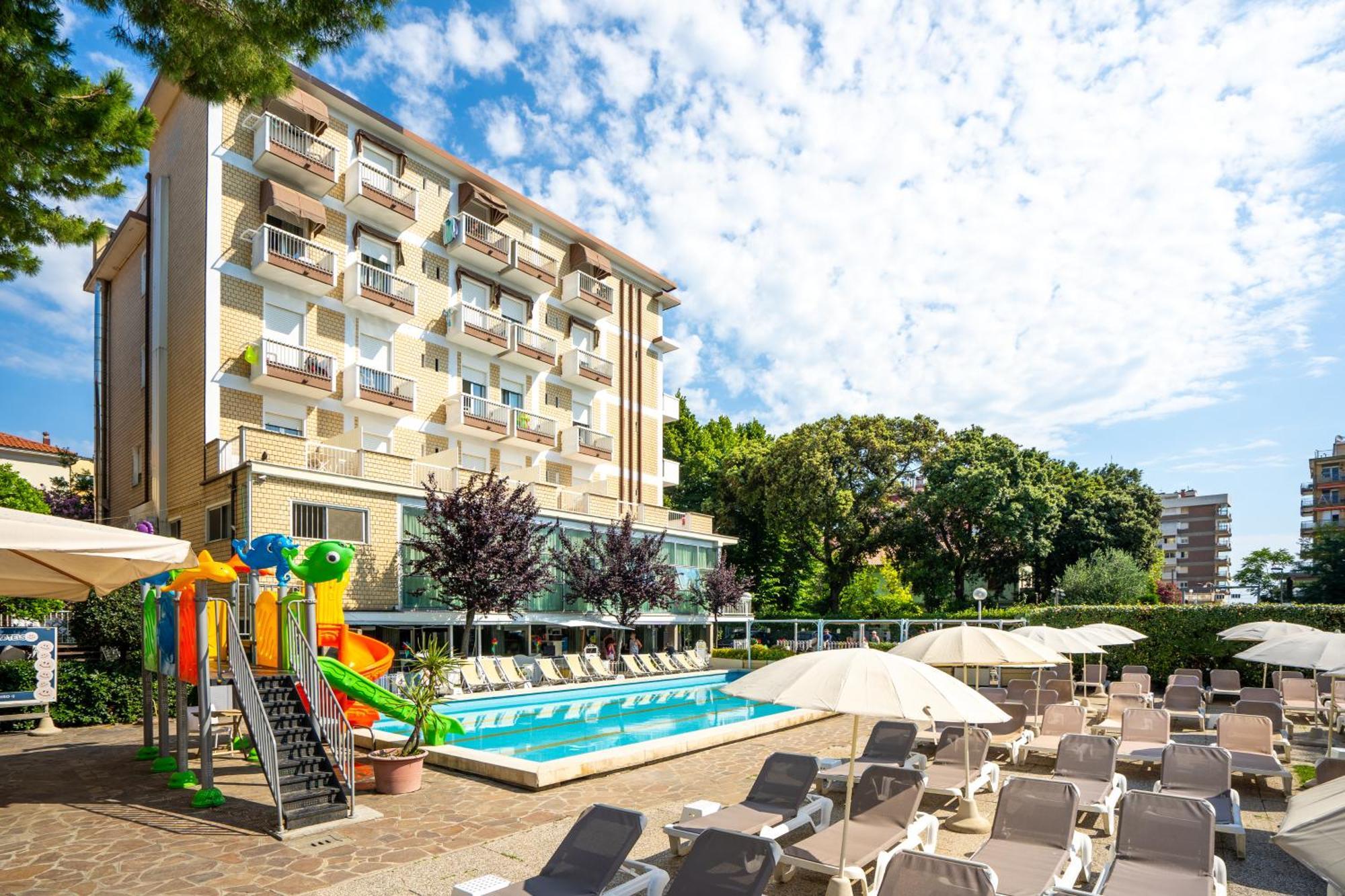 Lotus Hotel All Inclusive & Spiaggia Rimini Exterior photo
