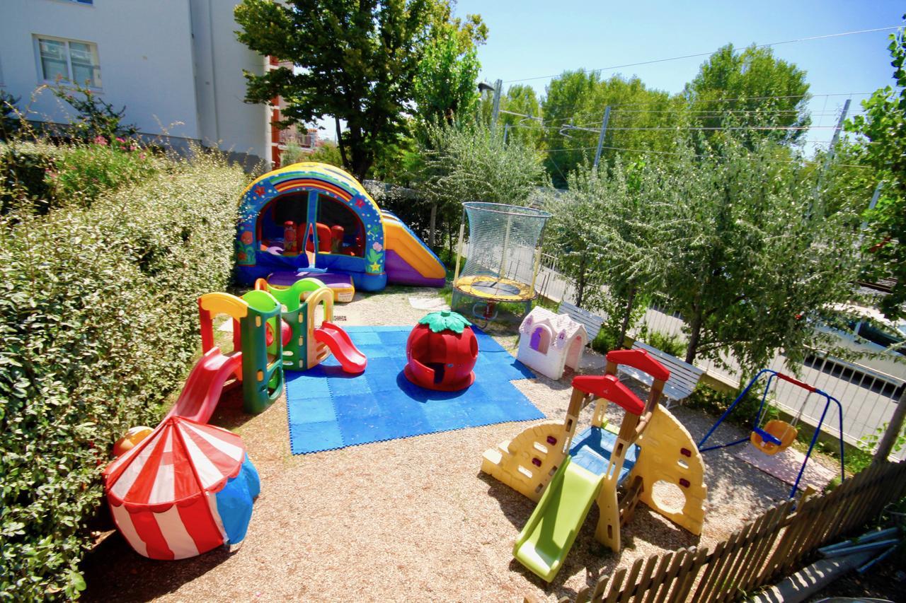 Lotus Hotel All Inclusive & Spiaggia Rimini Exterior photo